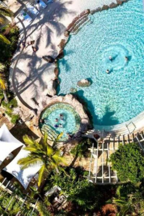 OceanView Bliss Lv 24 Chevron Renaissance Retreat